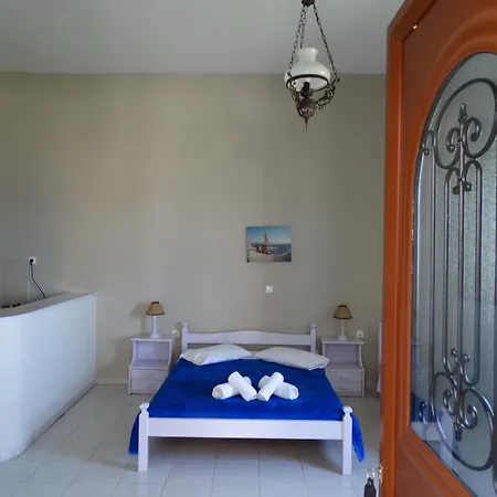 Kionia Apartments كيونيا