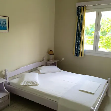 아파트 Kionia Apartments 키오니아